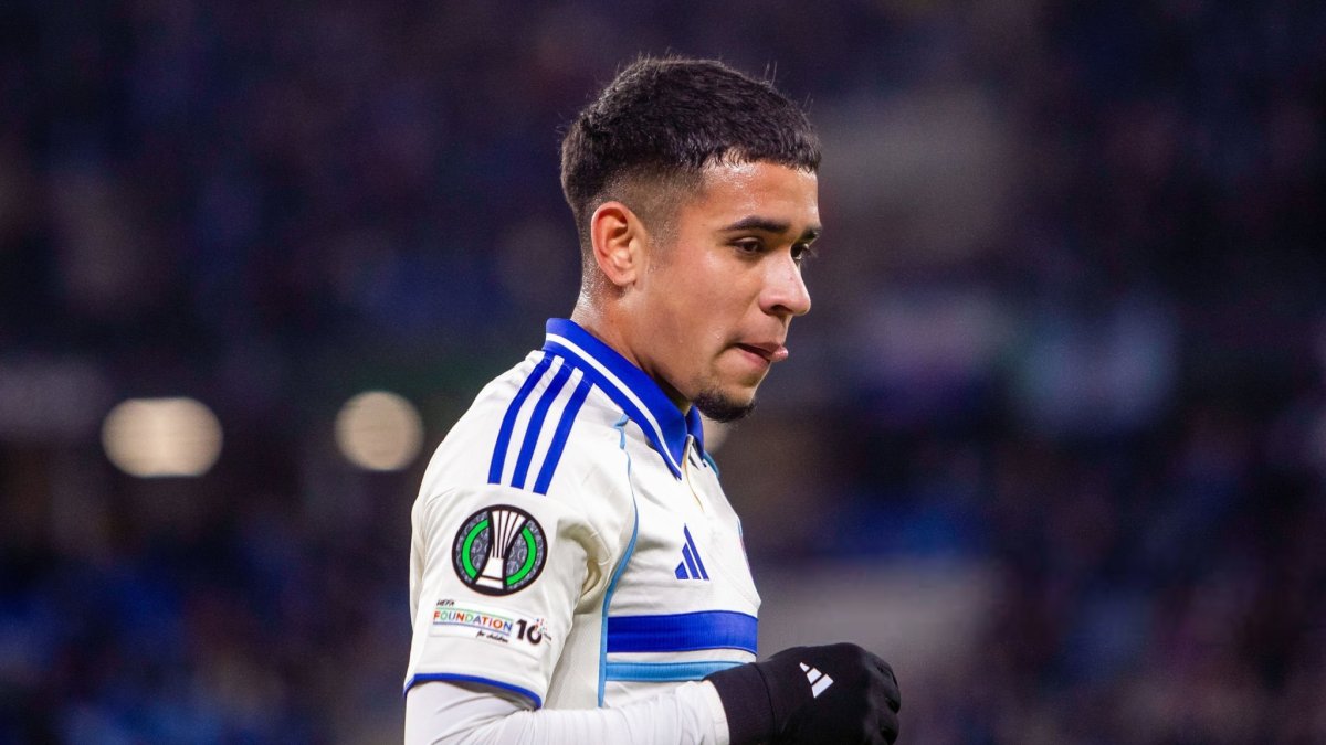 Kendry Páez, atacante ecuatoriano del Racing de Estrasburgo.