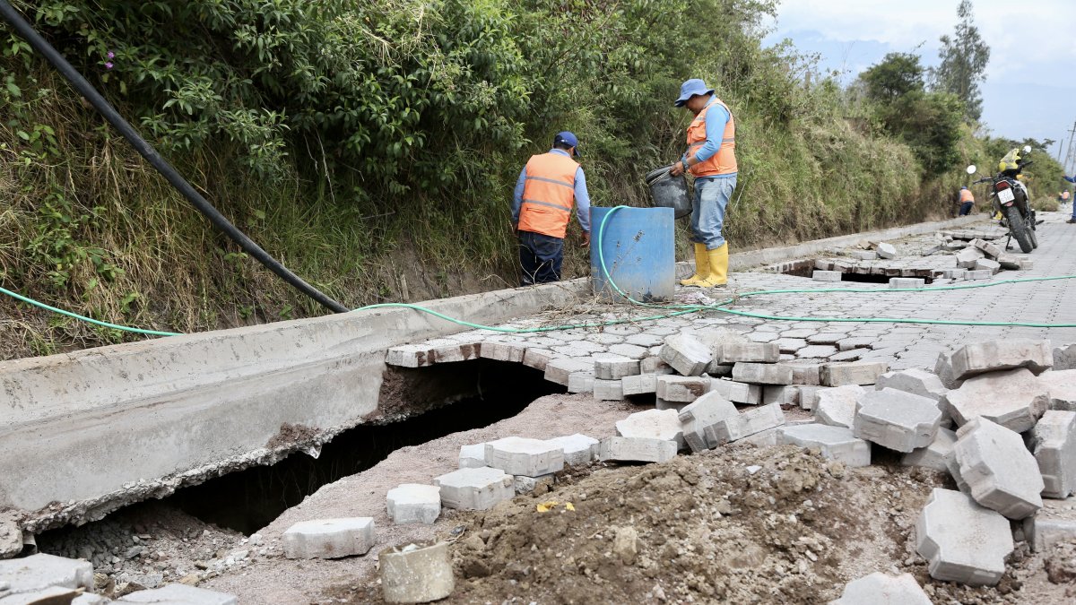 Trabajos. Personal de la Junta de Agua limpió el canal de riego y está previsto que coloquen una capa de hormigón.