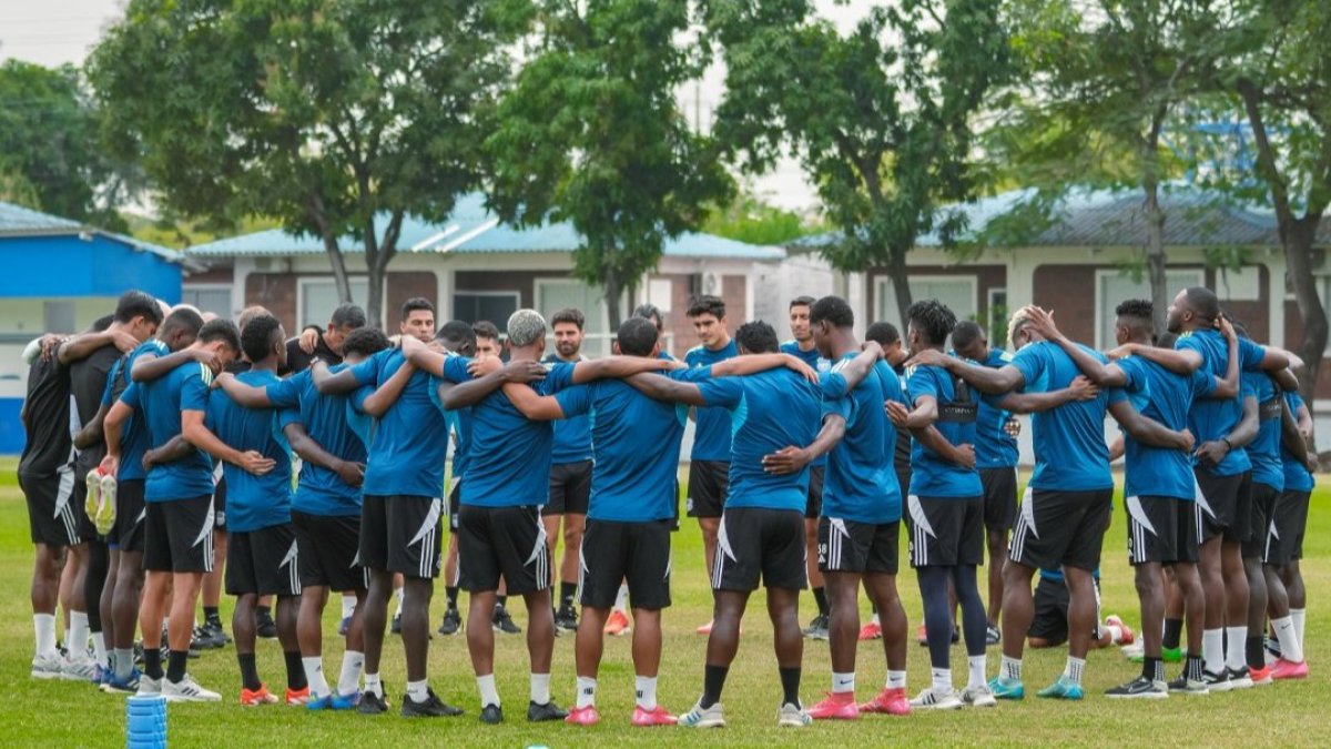 Emelec cumplió el domingo 11 de enero su segundo día de pretemporada en el Polideportivo de Samanes.
