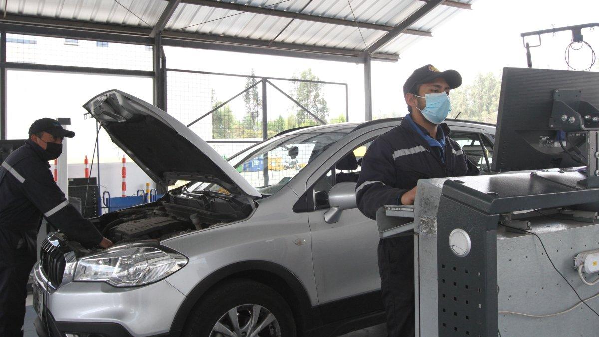 Por el feriado del 9 de octubre, los centros de revisión vehicular en Quito tendrán horarios especiales.