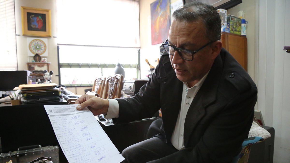 Néstor Marroquín tenía previsto entregar las firmas de la revovcatoria en el CNE.