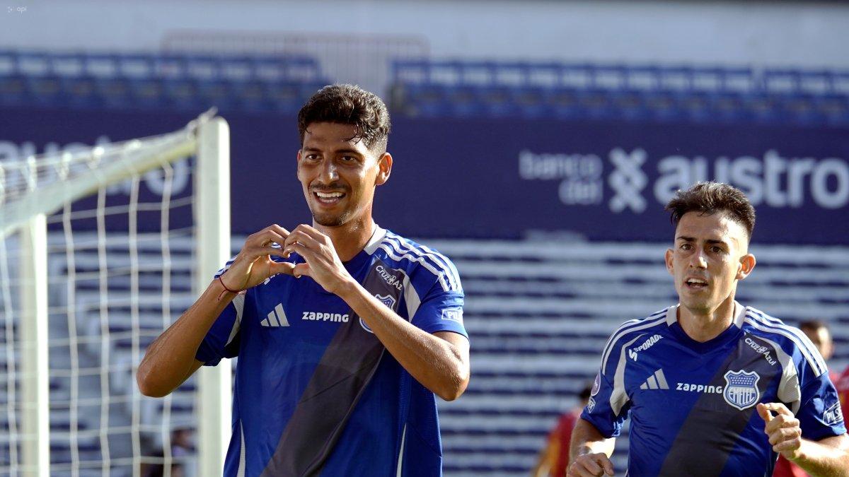 Emelec ganó 3-1 a Deportivo Cuenca en el estadio Capwell.