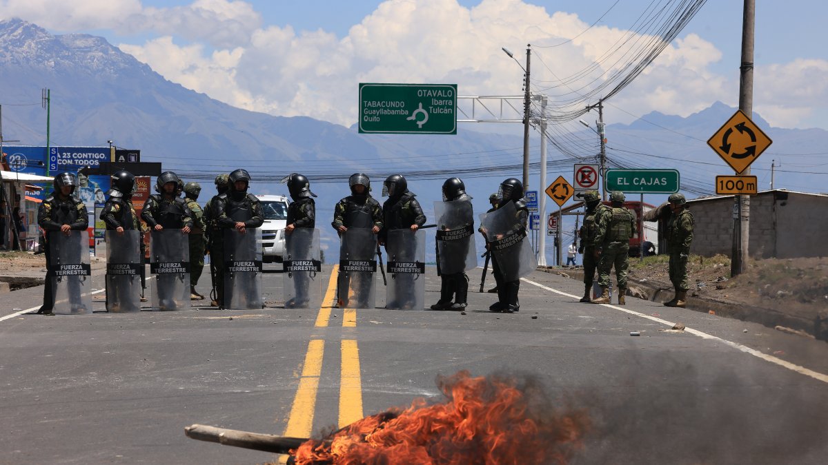 Una protesta en días pasados, en Otavalo. La Conaie ahora amenaza con tomarse la capital.