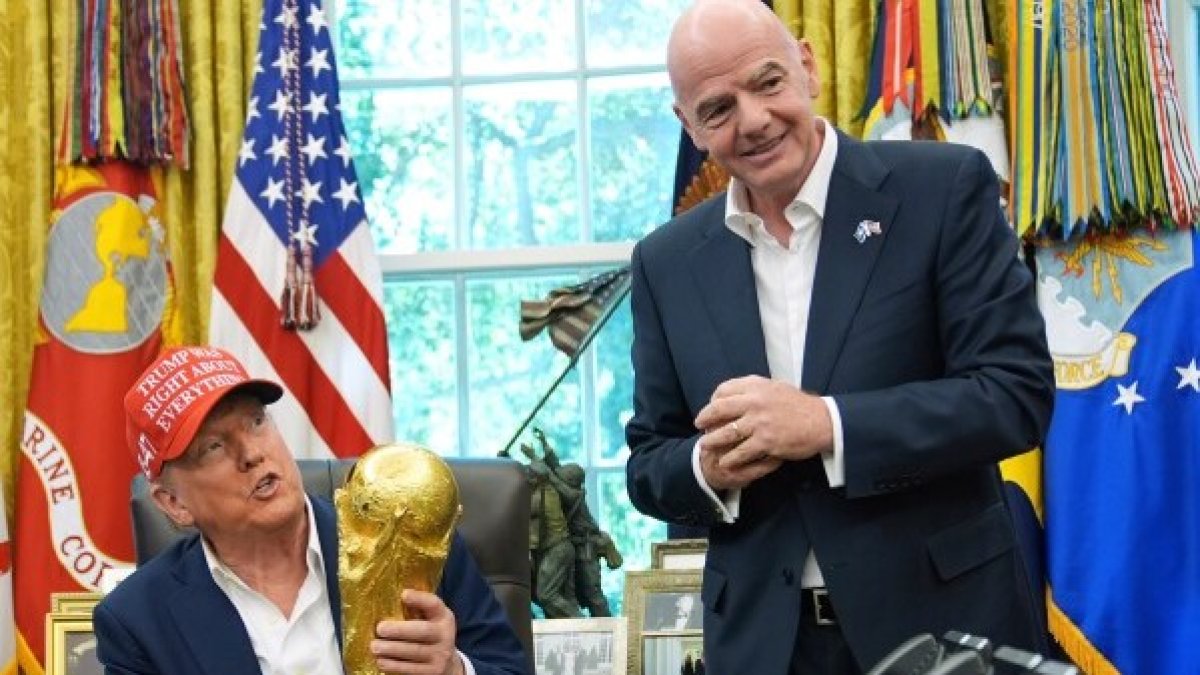 Donal Trump (I) y Gianni Infantino reunidos en la Casa Blanca a vísperas del Mundial 2026.