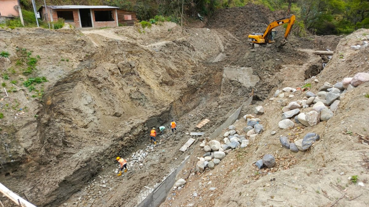 Avanza la solución a la falta de movilidad en barrios de Loja.