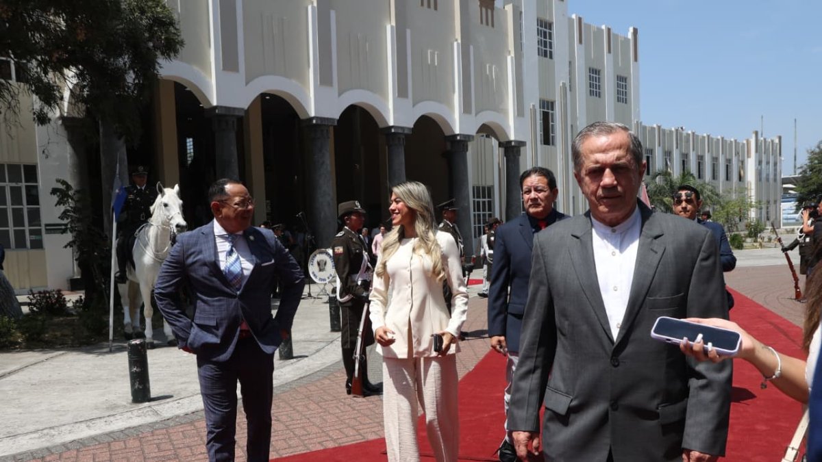 Los asambleístas correístas adelantaron que se retirarían de la sesión en señal de protesta, pero hasta el cierre de esta nota seguían en el evento.