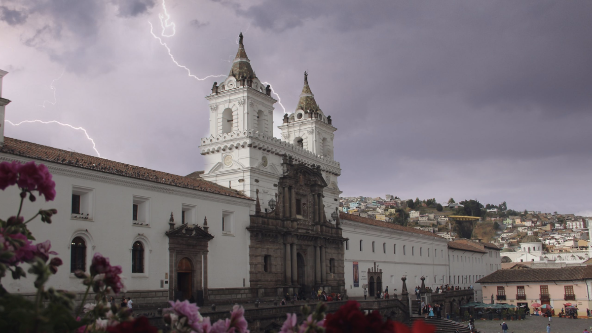 El cordonazo de San Francisco cayó el 4 de octubre en Quito, con lluvias intensas que marcaron el inicio de la temporada lluviosa.