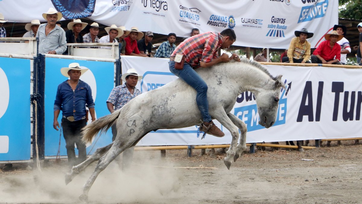 Durán celebra con feria el Rodeo Montubio