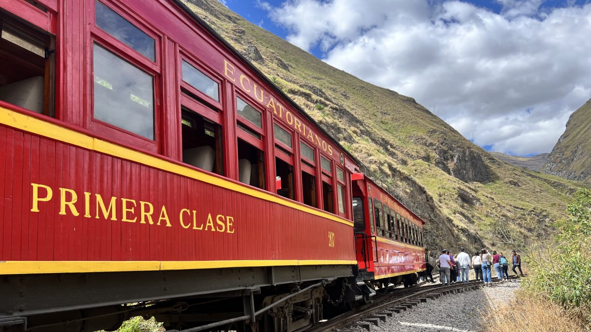 Viajes. Alausí no solo está afectada por el paro, también por daños de las vías para llegar y pasear en tren.