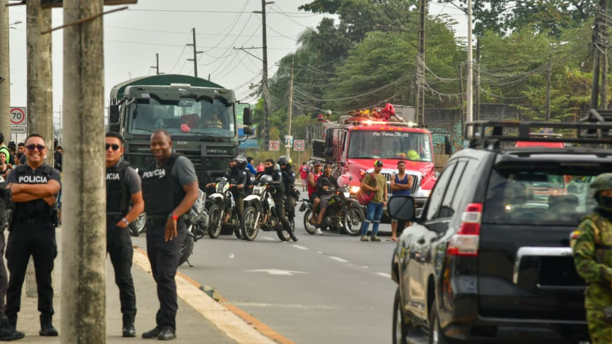 Exteriores de la Penitenciaría del Litoral.