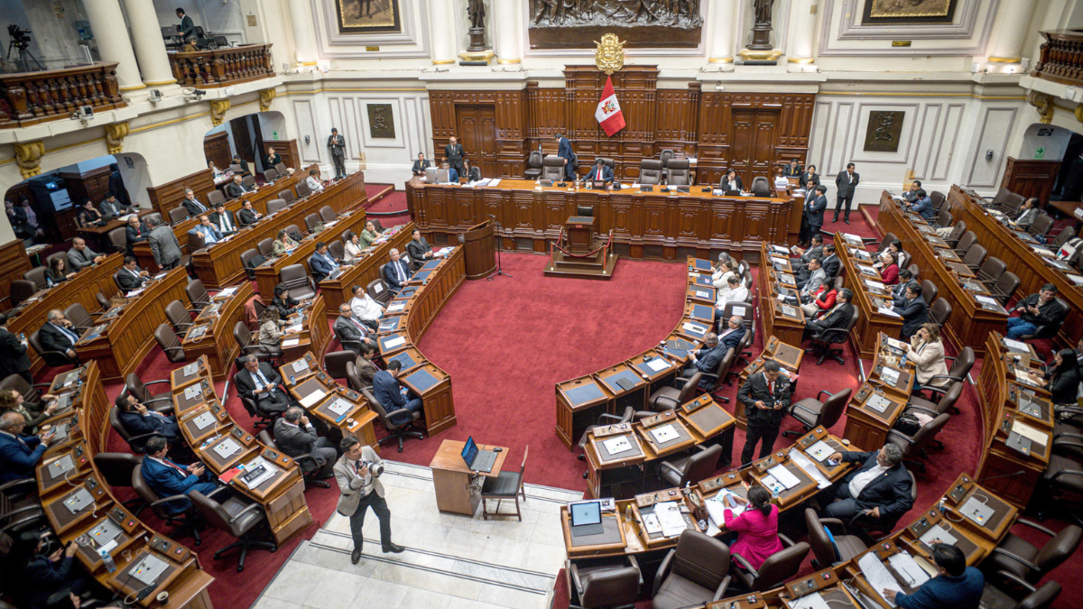 Fotografía general del Congreso de la República del Perú este jueves, en Lima (Perú).