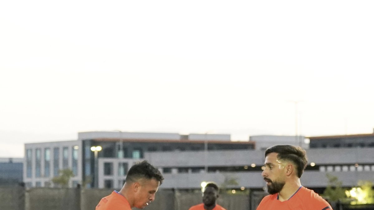 Gonzalo Valle y Hernán Galíndez arqueros de Ecuador.