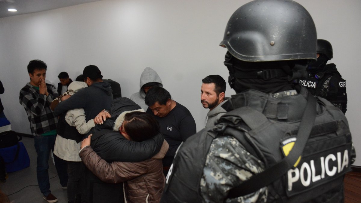 Las víctimas fueron resctadas a salvo y se reencontraron con sus familiares.