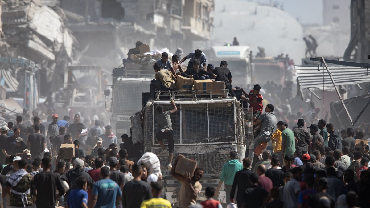 Empieza a llegar la ayuda humanitaria desde el sur de Gaza