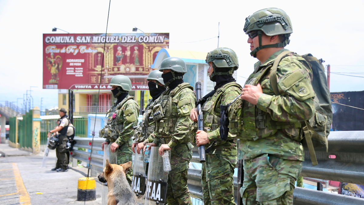 En San Miguel del Común también hay resguardo militar.