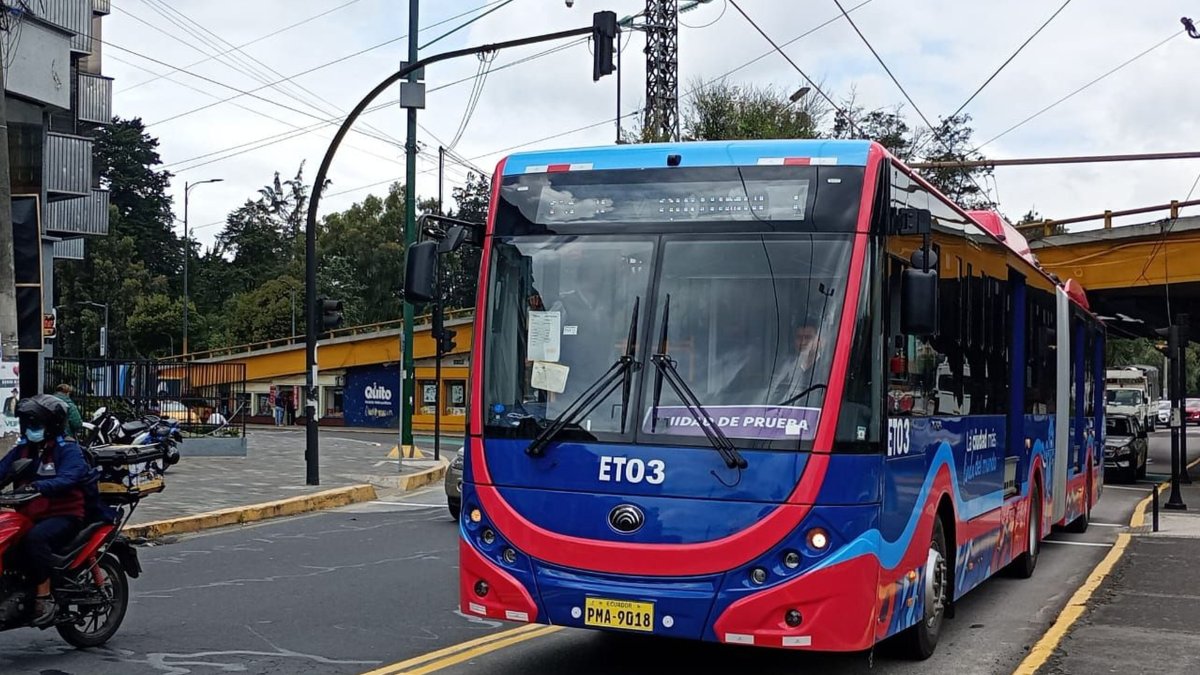 El Trolebús ajusta su recorrido y no circulará por el centro de Quito debido a los cierres preventivos.