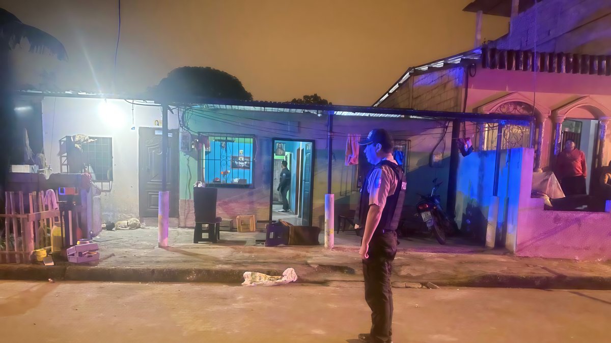 Uno de los hechos ocurrió en la provincia de El Oro, donde sujetos armados irrumpieron en una vivienda y asesinaron a cuatro personas.