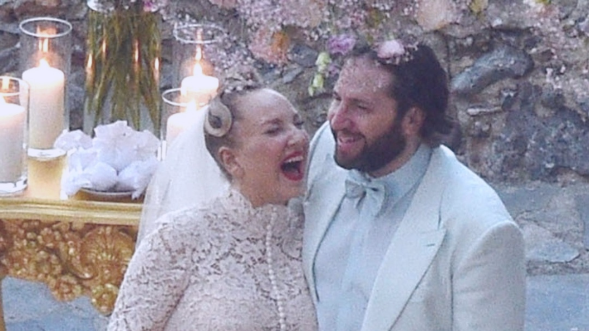 El exmarido de Sia demanda una pensión de más de $250,000 mensuales para mantener su nivel de vida