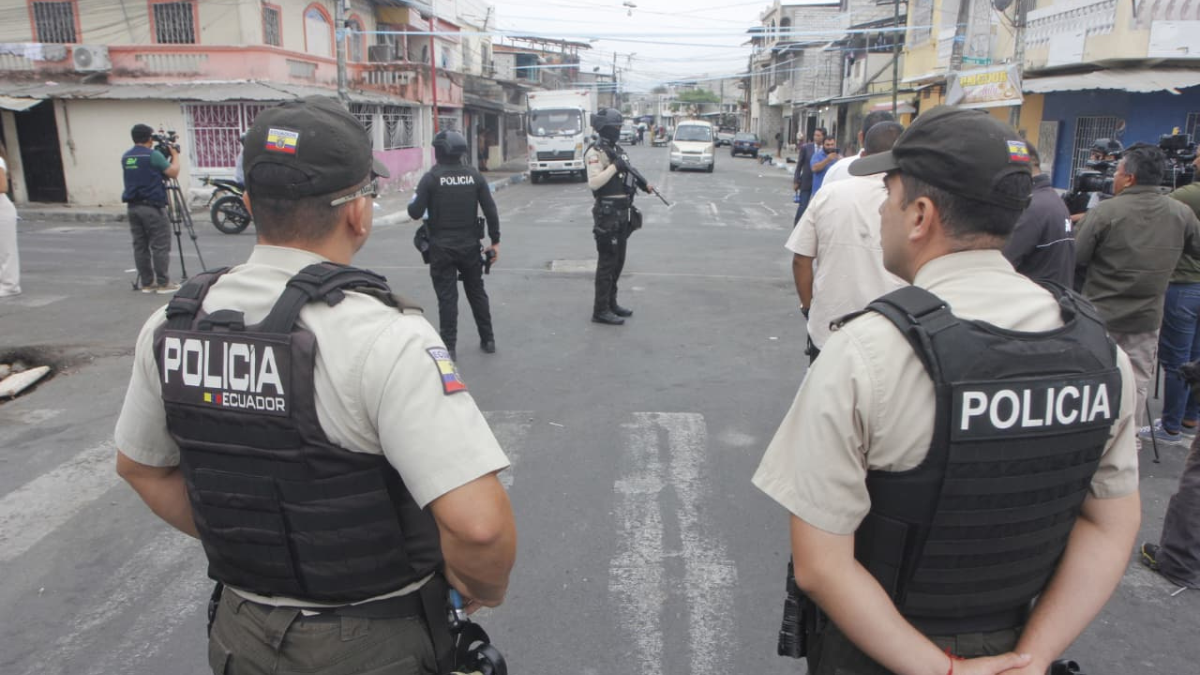 Balacera en la 22 y Cristóbal Colón deja varios muertos y algunos heridos.