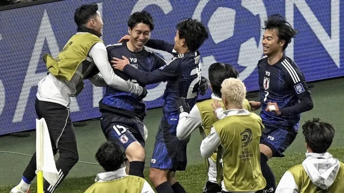 Japón fue el primer clasificado al mundial 2026 tras ganarle 2-0 a Bahréin en marzo del 2025.