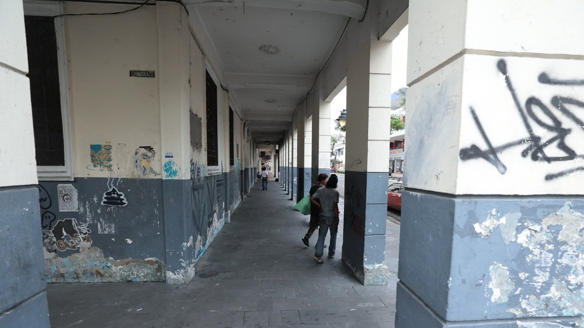 A diario se observa a personas consumiendo drogas en espacios públicos del centro de Guayaquil.