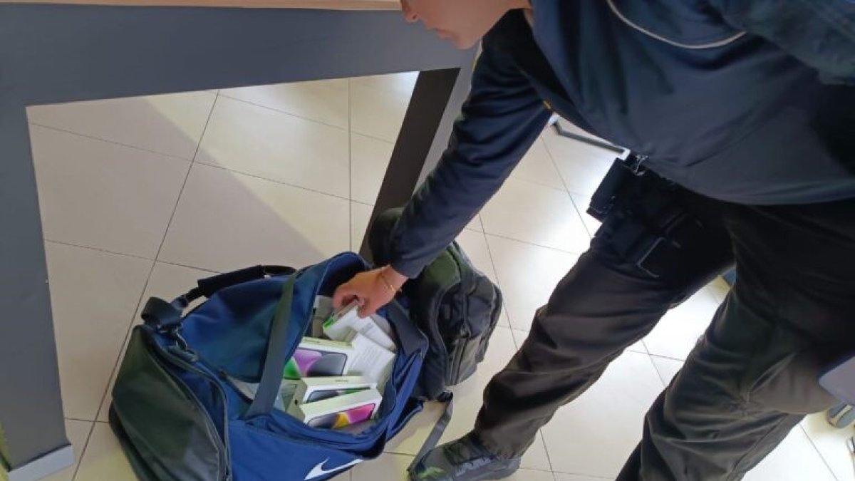 El robo de los celulares ocurrió en la avenida Tomás de Berlanga, sector Jipijapa.