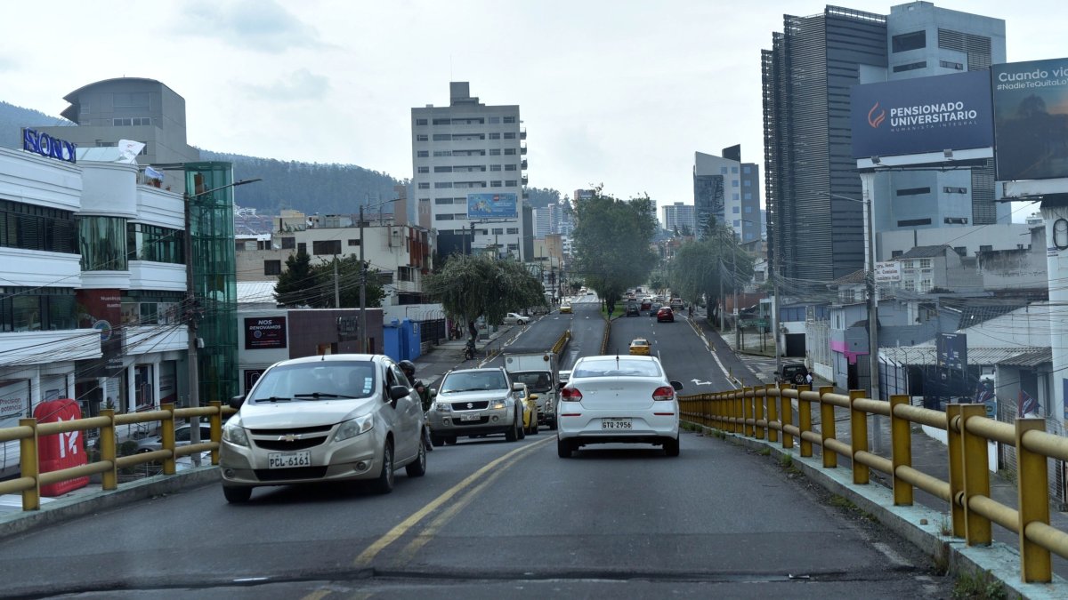 Los trabajos en los puentes vehiculares incluyen el reemplazo de las juntas de dilatación.
