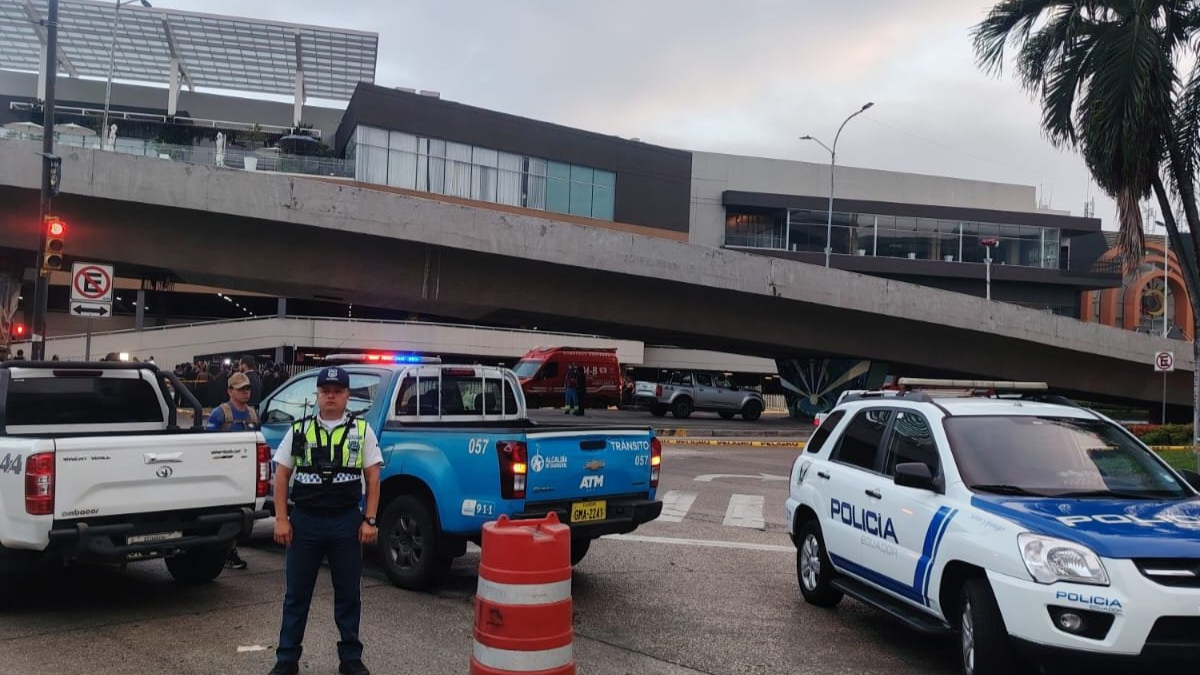 Varias avenidas clave como la Juan Tanca Marengo siguen bloqueadas este miércoles.
