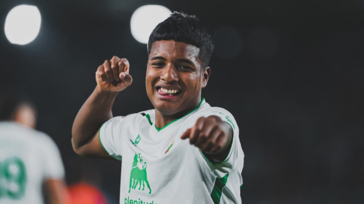 Jeremy Arévalo es una de las figuras de la segunda división española con su club, el Real Oviedo.