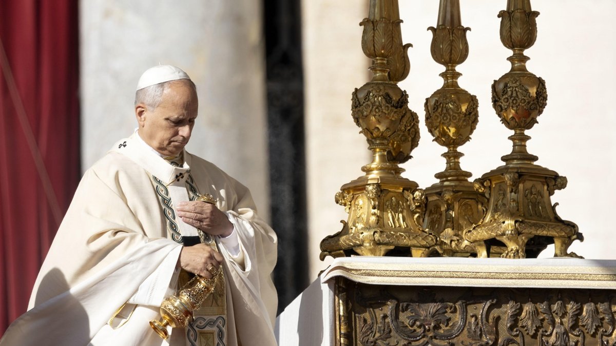 El papa León XIV celebra la misa de canonización de siete nuevos santos, entre ellos José Gregorio Hernández y Carmen Rendiles, los primeros de Venezuela.