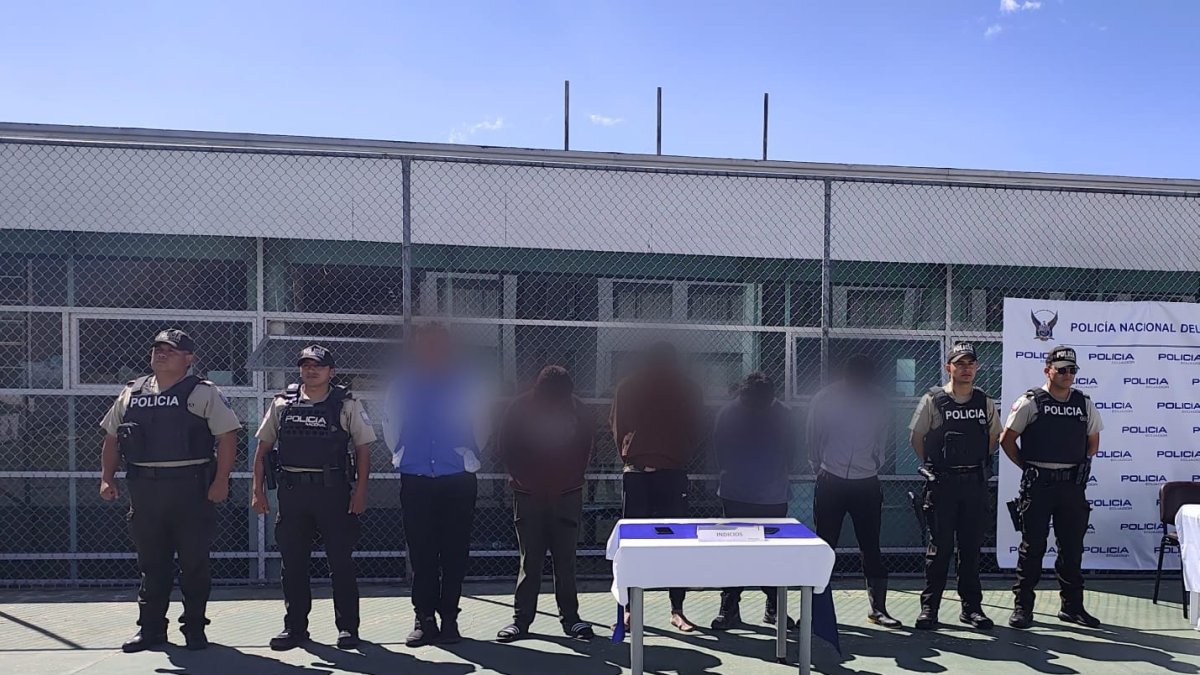 Uno de los detenidos ya tenía antecedentes por robo y otros delitos, detalló la Policía.