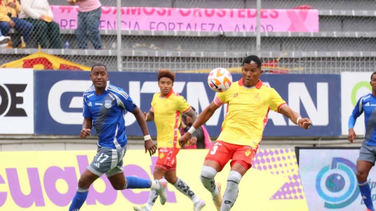 Emelec y Aucas igualaron sin goles en el estadio Gonzalo Pozo.