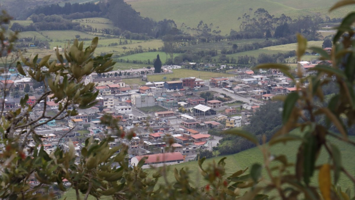 Más de 20.000 turistas visitan la parroquia de Lloa cada mes.
