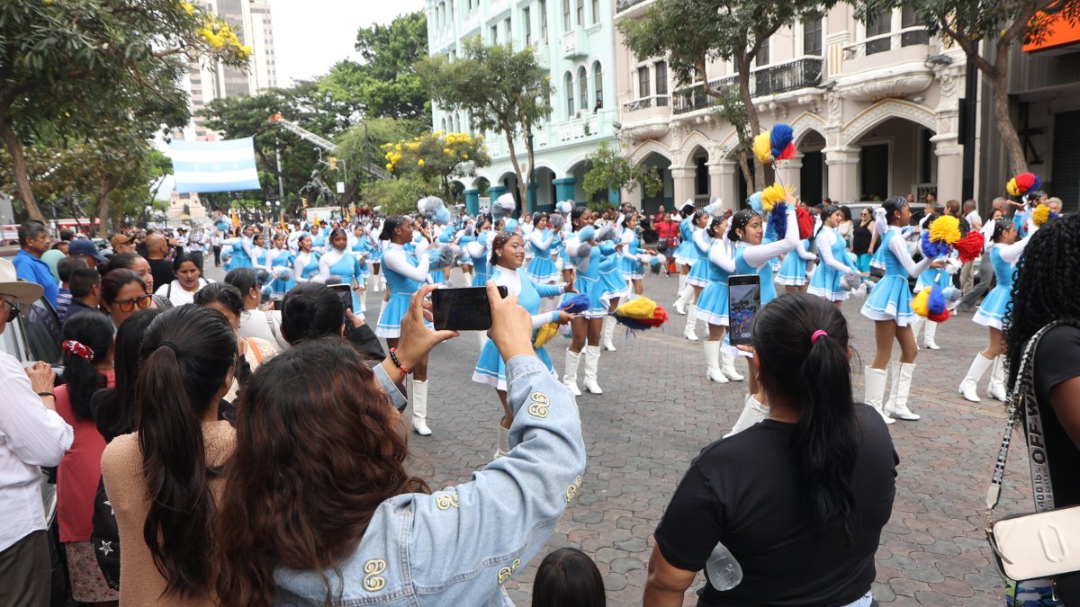 En el bulevar 9 de Octubre se realizará el pregón estudiantil y comunitario, para iniciar las fiestas por los 491 años del proceso fundacional de Guayaquil.