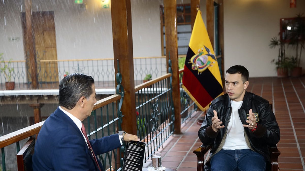 El presidente Daniel Noboa fue entrevistado por el periodista Fernando del Rincón, en Latacunga, el jueves 23 de octubre.