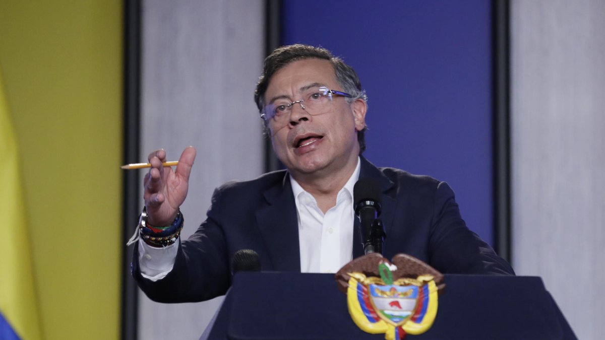 El presidente de Colombia, Gustavo Petro, habla durante una rueda de prensa en Bogotá (Colombia).