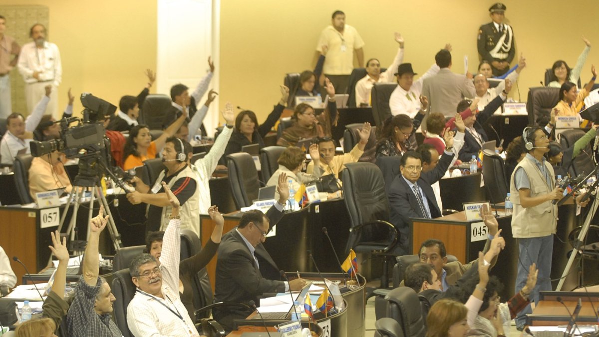 En 2008, 130 asambleístas constituyentes fueron los encargados de redactar la Carta Política, en Montecristi, Manabí.