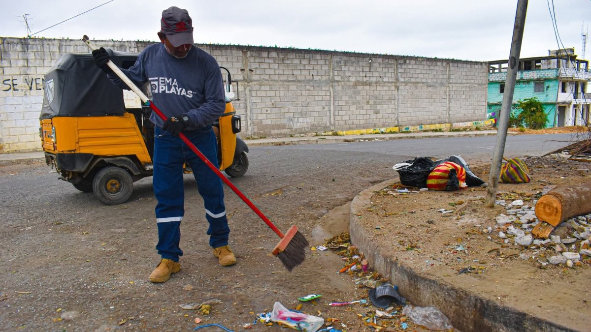 El Municipio de General Villamil Playas analiza un nuevo mecanismo para cobrar el servicio de recolección de desechos.