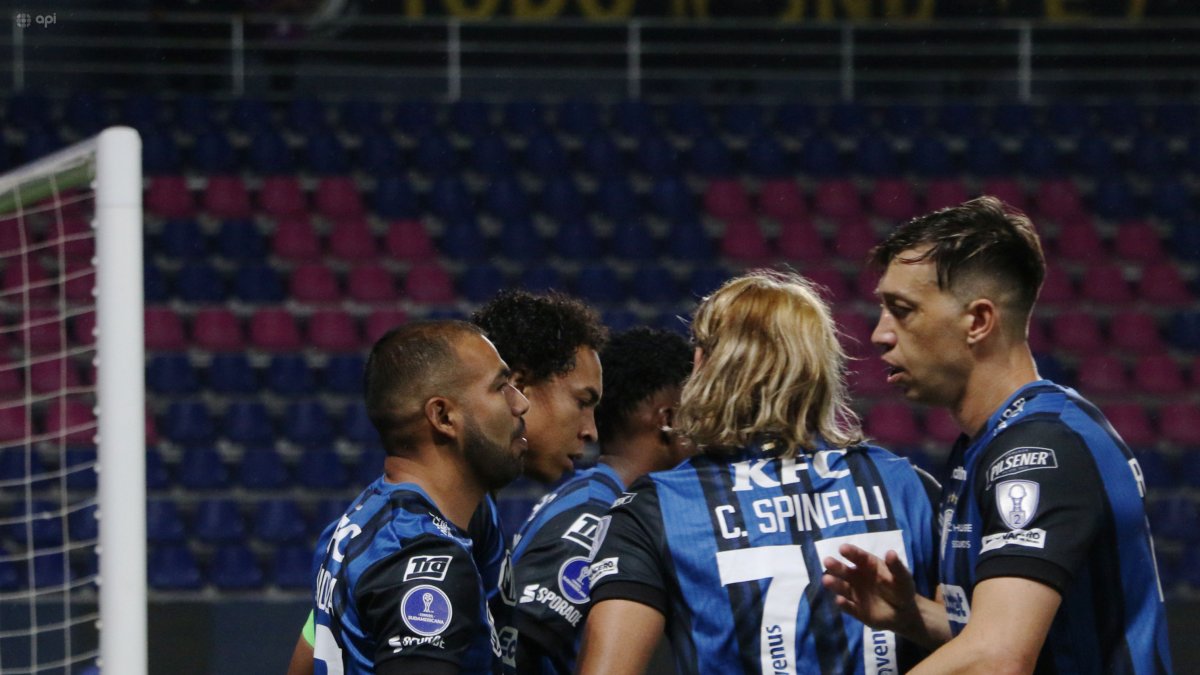 Junior Sornoza (i) y Richard Schunke (d) son los capitanes y piezas claves de Independiente del Valle.