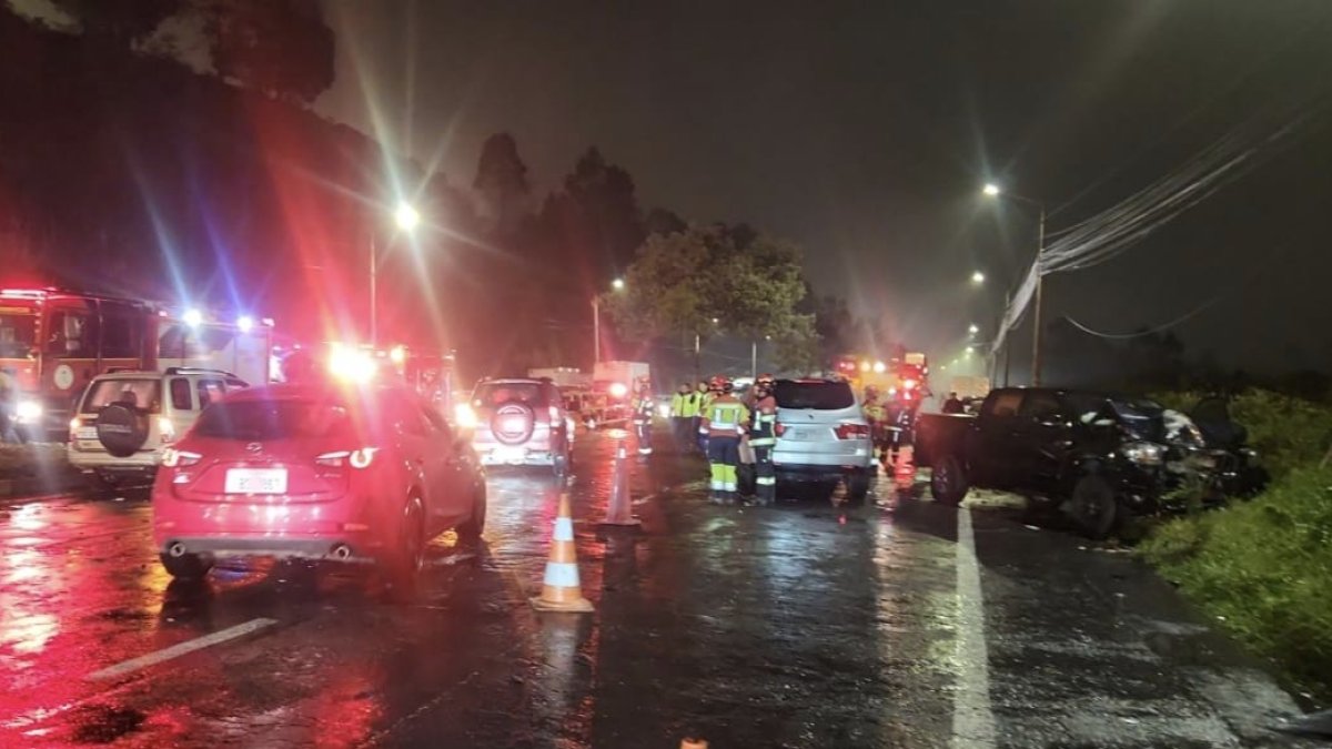 Cuatro personas resultaron afectadas en el siniestro de tránsito en la av. Simón Bolívar.