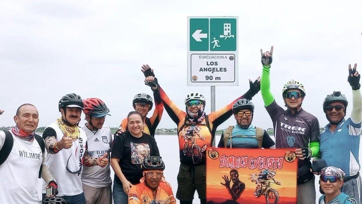 El grupo urbano Zombies Cyclists recorrió Durán.