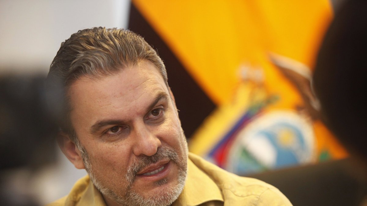 Fotografía de archivo del exministro correísta José Serrano.