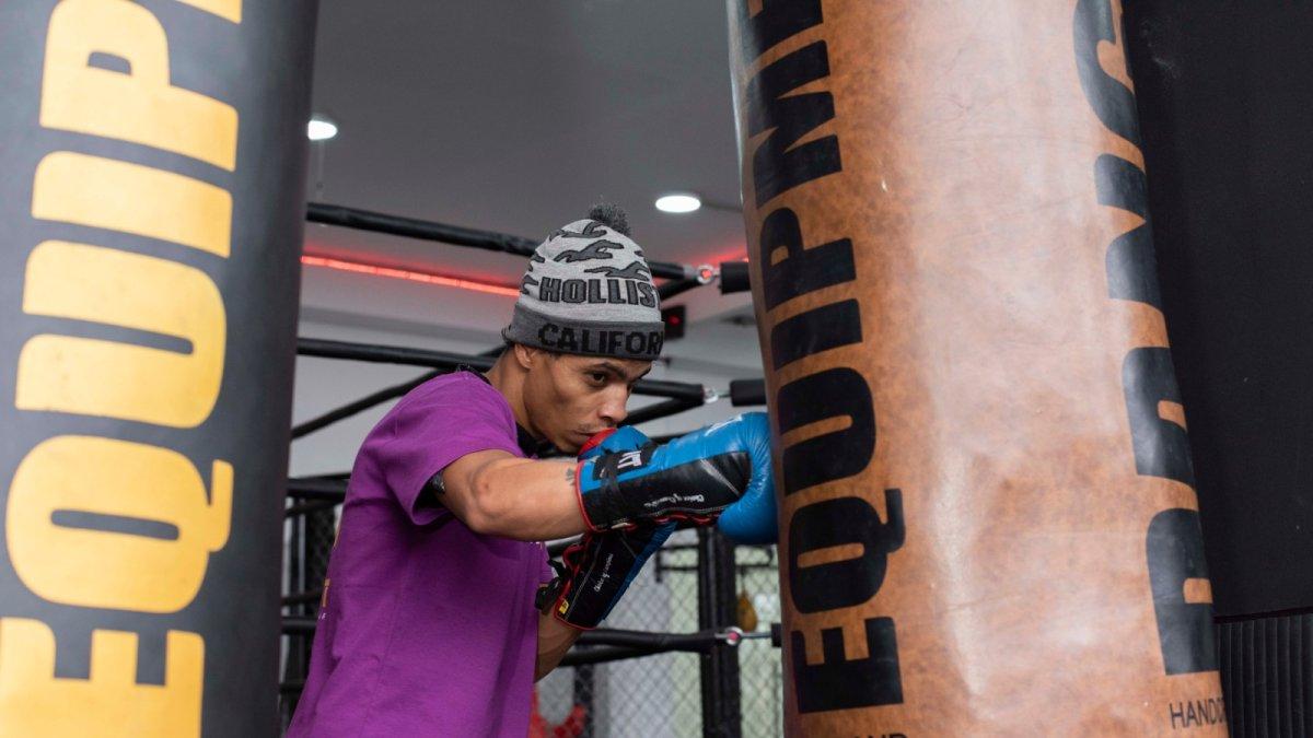 El boxeador ecuatoriano se preparó con el entrenador venezolano Erik Fernández.