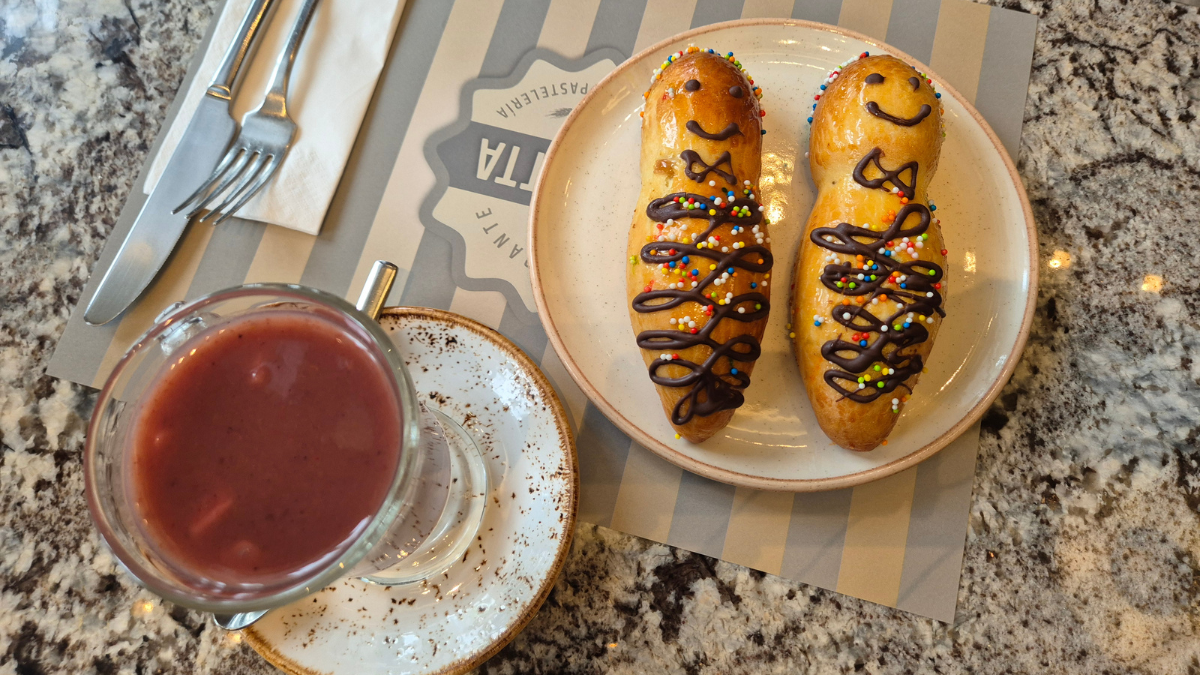 Las guaguas de pan y la colada morada son parte de la tradición que se mantiene en el corazón de los hogares ecuatorianos.