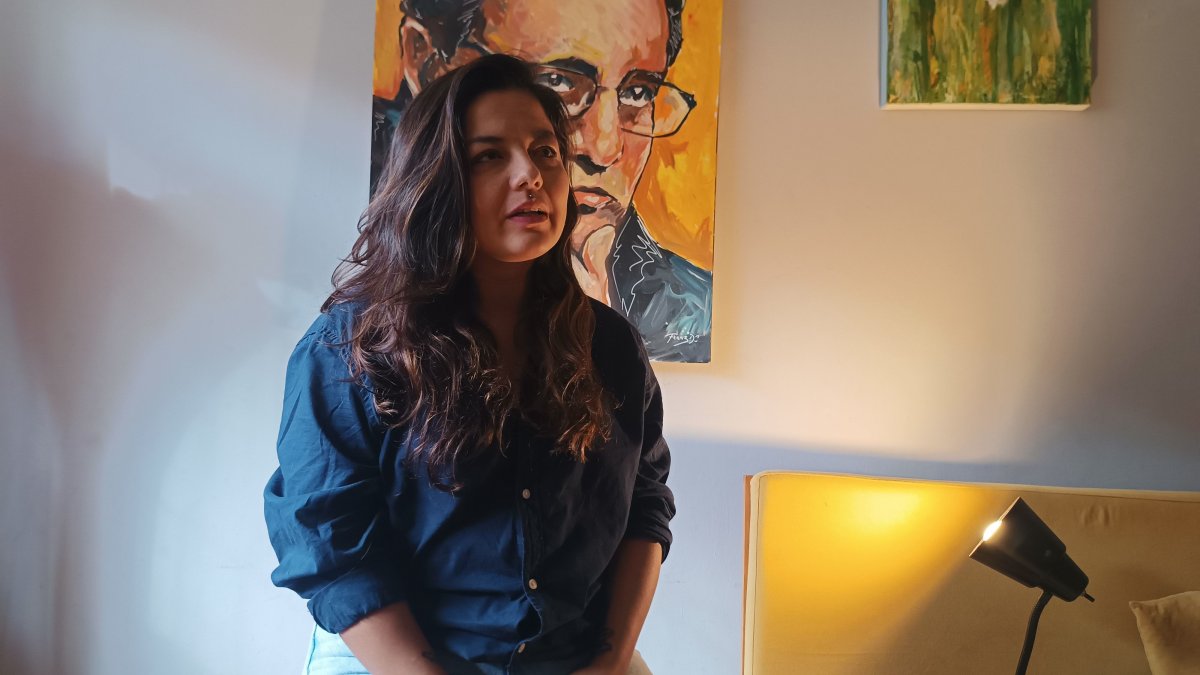 Amanda Villavicencio es comunicadora social, educadora, artista y directora del portal La Fuente, periodismo de investigación.