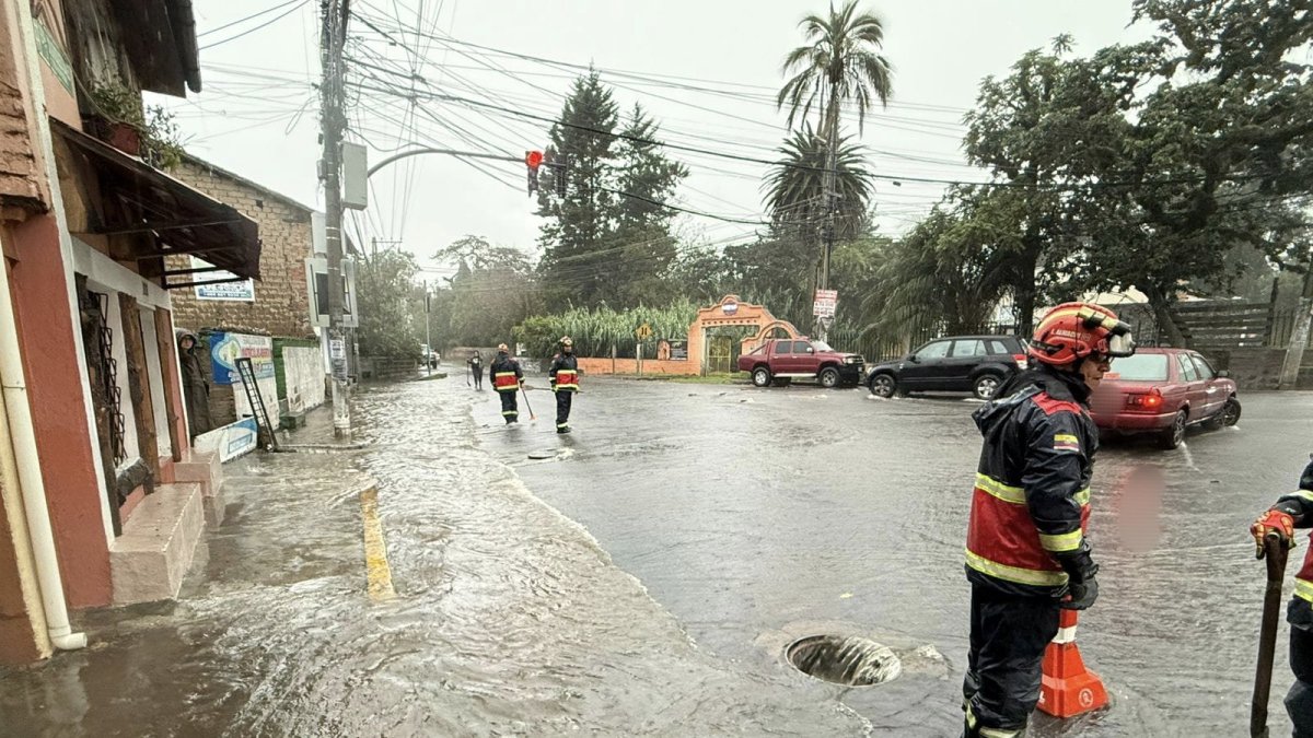 Las fuertes lluvias del 31 de octubre provocaron acumulación de agua en Conocoto.