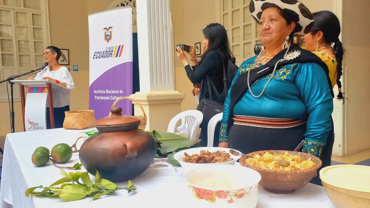 Espacio. Las mujeres lojanas han hallado en la cocina un espacio de encuentro, resistencia, dignidad y esperanza para toda su comunidad.