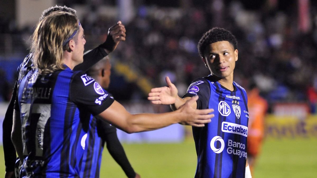 Figuras de Independiente del Valle, Claudio Spinelli y Patrick Mercado.