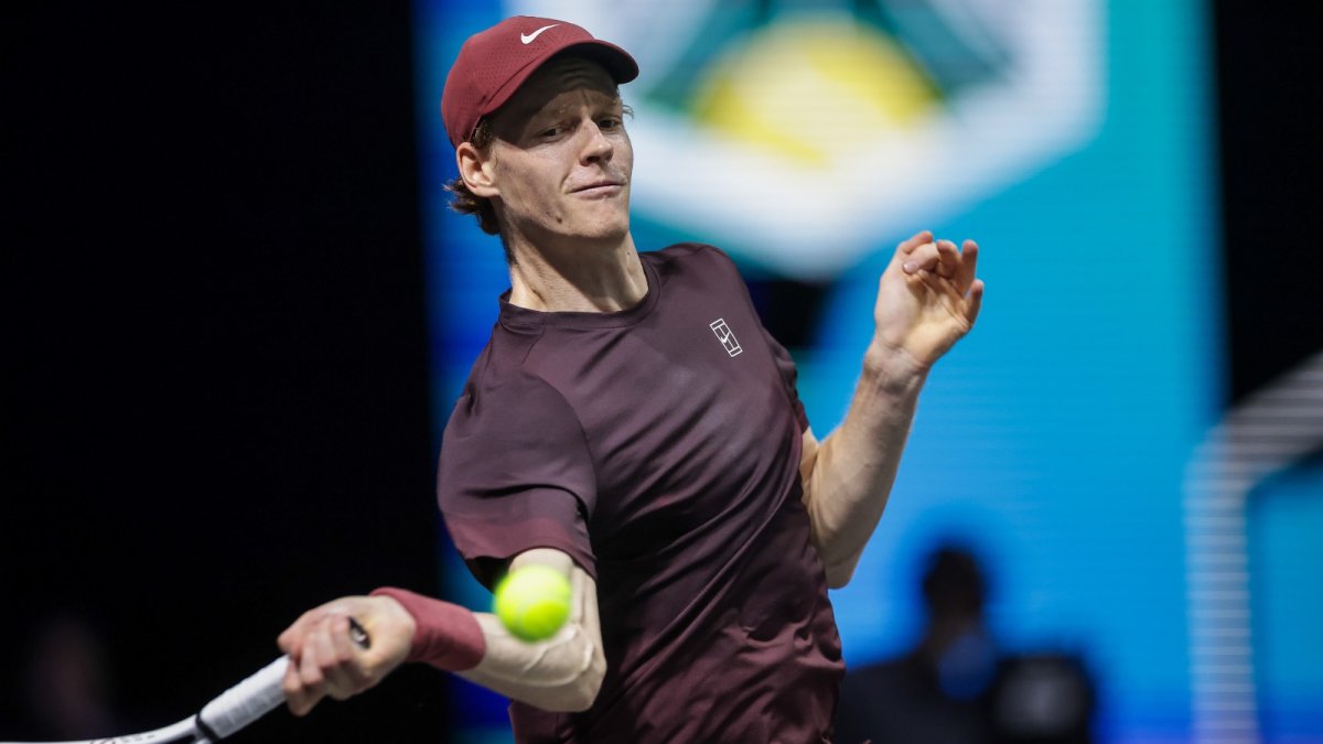 Jannik Sinner es el actual Top #1 del Tenis mundial, liderando el ranking ATP por encima de Carlos Alcaraz.