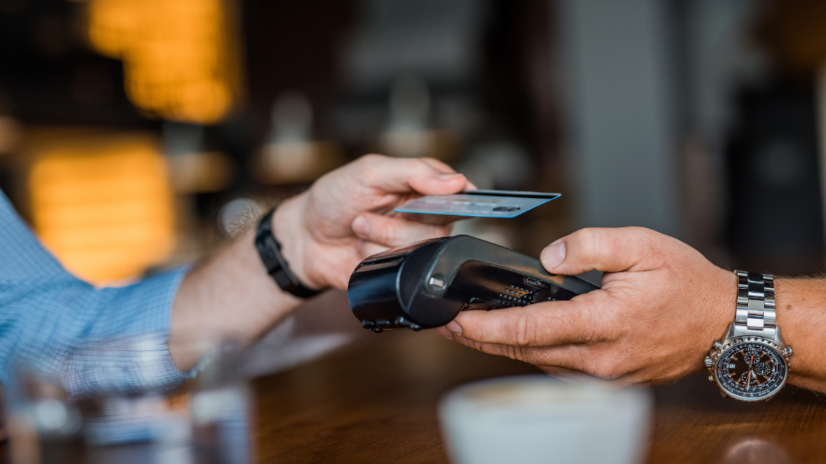 Black Friday 2025: recomendaciones si paga con tarjeta de crédito.